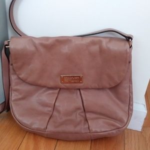 MARC JACOBS CORSSBODY BAG